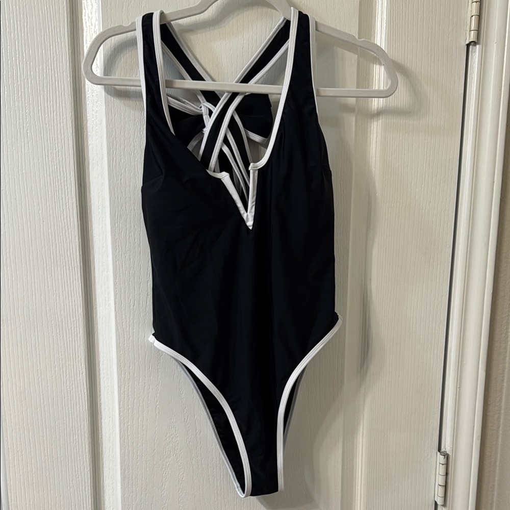 Cupshe Black and White One Piece Swimsuit